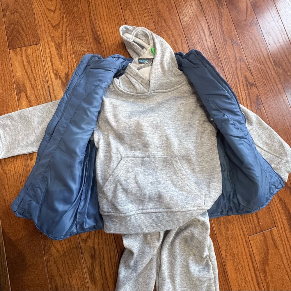 Blue Puffer Vest with Gray Tracksuit Set (Boys 5/6) NWT - Picture 2 of 3
